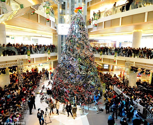 Chinese bicycle Xmas tree.jpg