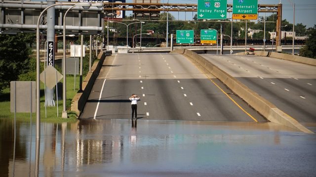 vinestreetexpresswayflood-640x360.jpg