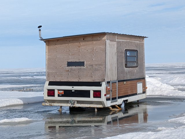 hut2.jpg