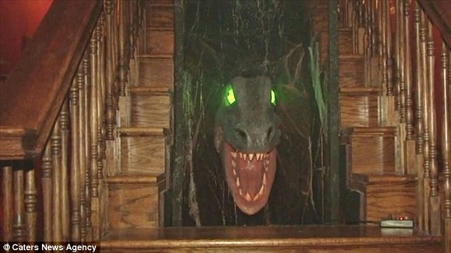 munsters-house-04.jpg
